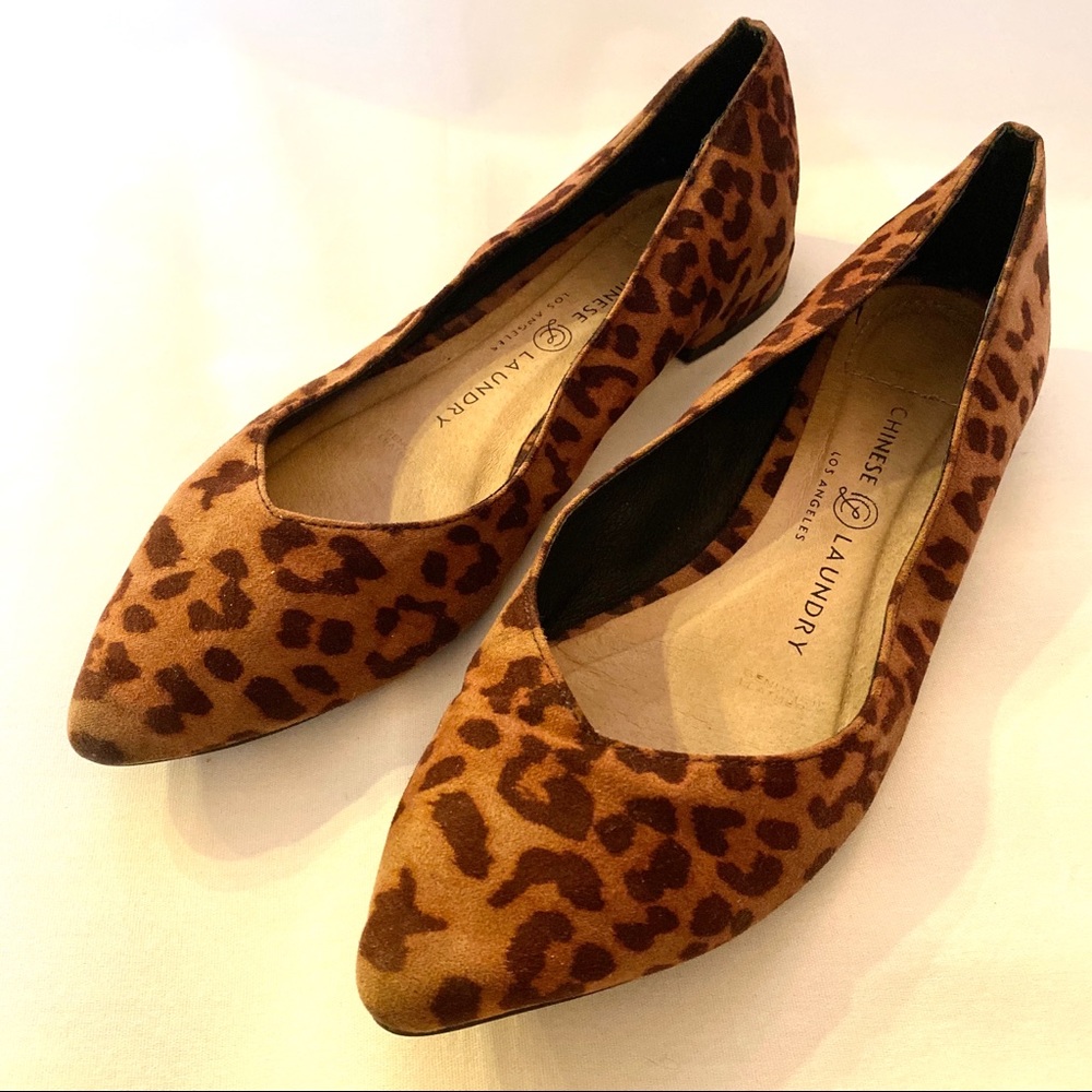 Chinese Laundry Point Leopard Flats | size 6.5
